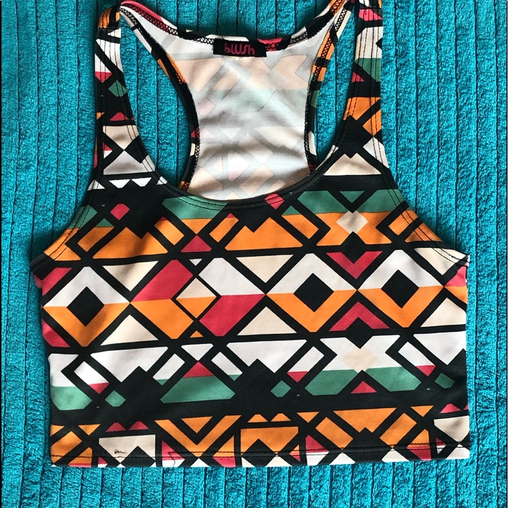 Perfect for the summer: Aztec crop top